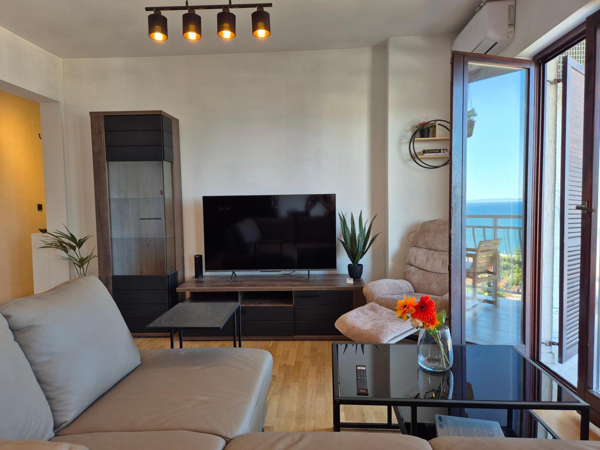 Sunrise - Free Private Parking Apartament